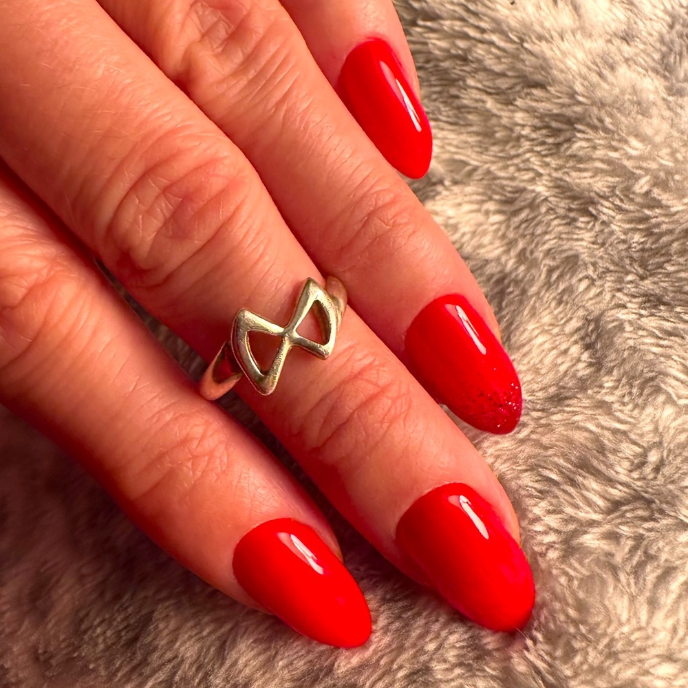 Silver 925 “bow” ring 6